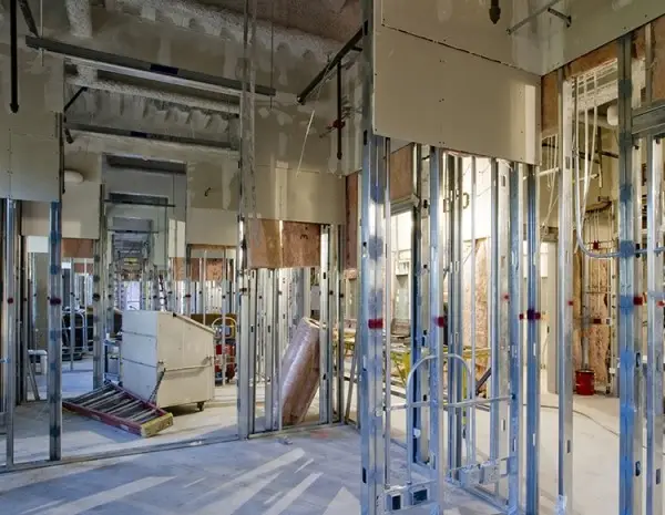 Noise control installation in a building